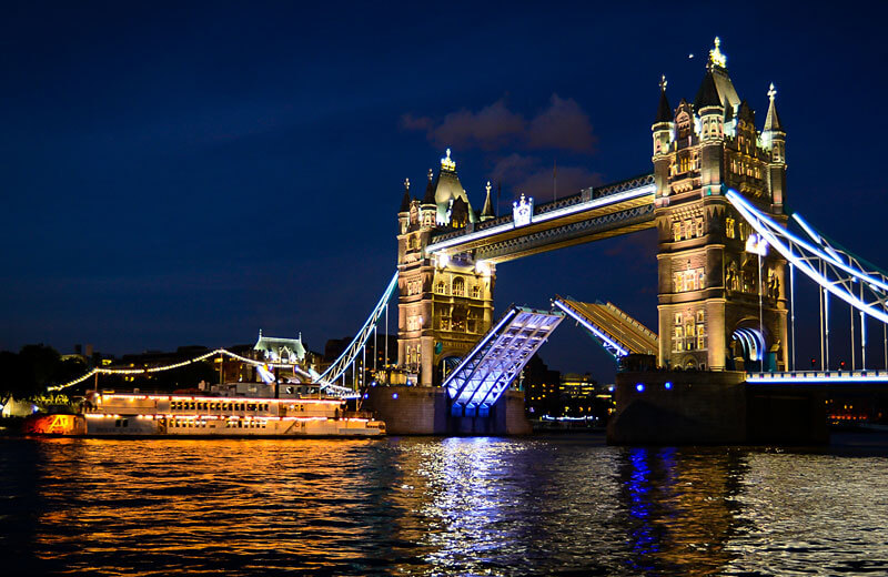 dixie queen tower bridge thames luxury charters2