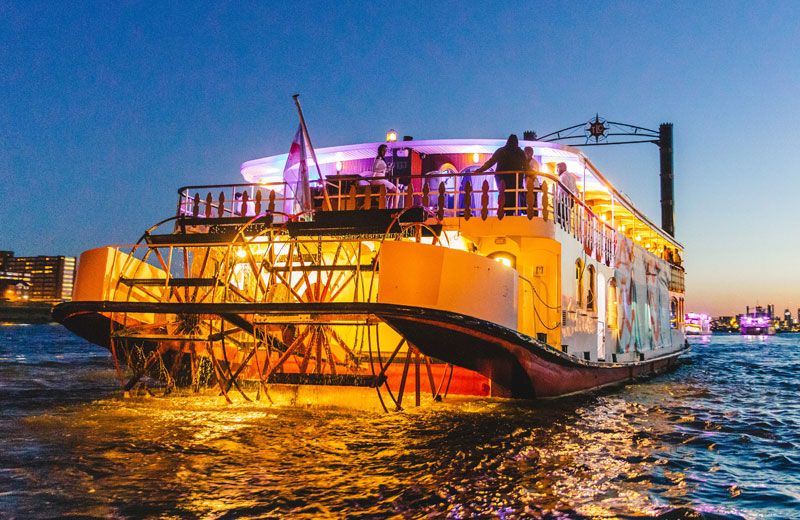 thames luxury charters elizabethan lighting3