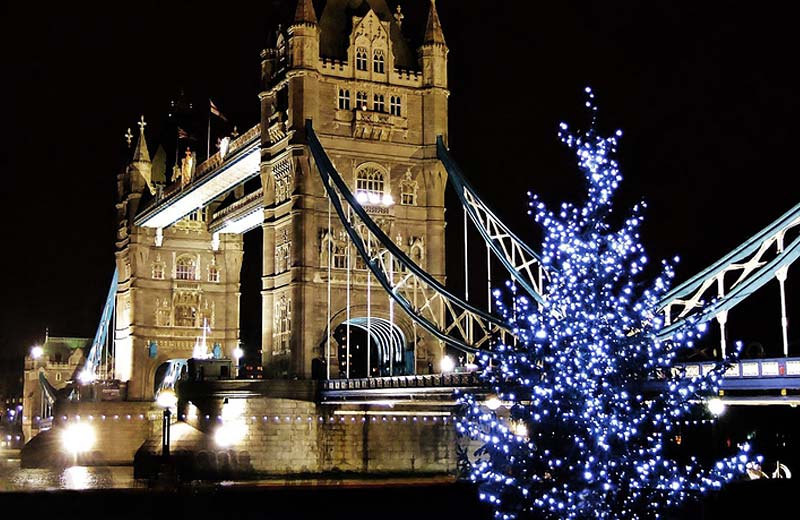 tower bridge christmas tree river thames